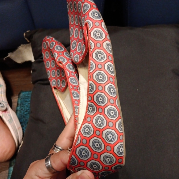 Vintage Gap Women’s Ballet Flats, Red with Art Deco Geometric print Size 7.5 - Picture 4 of 5